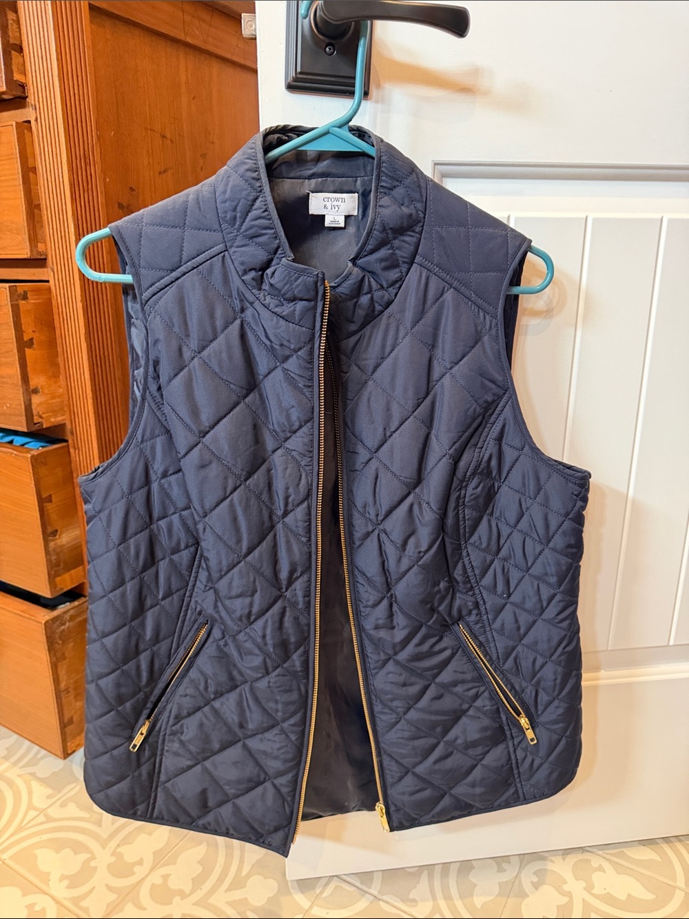 crown & ivy Quilted Navy Zip-Front Women's Vest